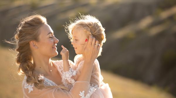 Părinții care fac aceste lucruri cresc „copii îngerași” și „nealintați”. Doctor în psihologia copilului: „Eu îi spun parenting intenționat”