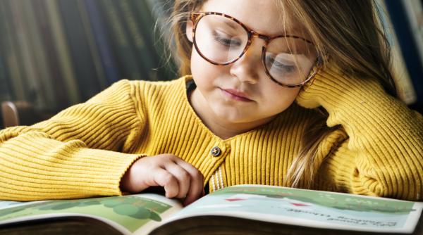 Importanța îmbunătățirii înțelegerii lecturii la copii pentru a le spori inteligența