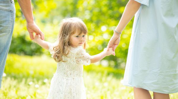 „Copiii au nevoie de noi, nu de teoriile lui pește-prăjit!” Răzvan Vasile, din învățăturile părintelui Necula: „Premiați-i nu pentru biruință, ci pentru cum rezistă la suferință” / VIDEO