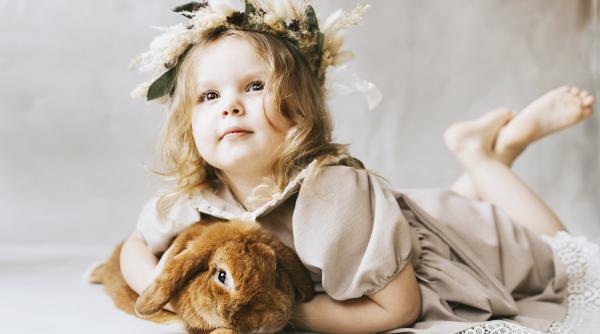 Numele de fată care reflectă puritatea și puterea feminină