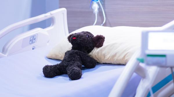 Dr. Mihai Craiu: „De ce mor copiii de pneumonie? Unii vor spune că «nu mor în România copiii din cauza unei simple răceli»” 