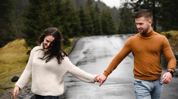 Semnele care arată că ești „părintele” în relația ta, potrivit unui psiholog