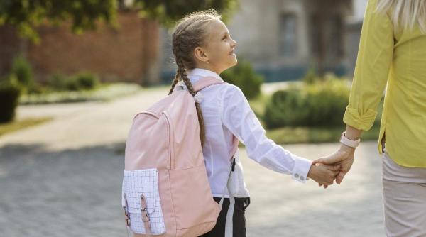 Tot mai mulți români aleg să se întoarcă în țară din Diaspora, iar numărul copiilor cu părinți plecați în străinătate a scăzut în ultimii ani