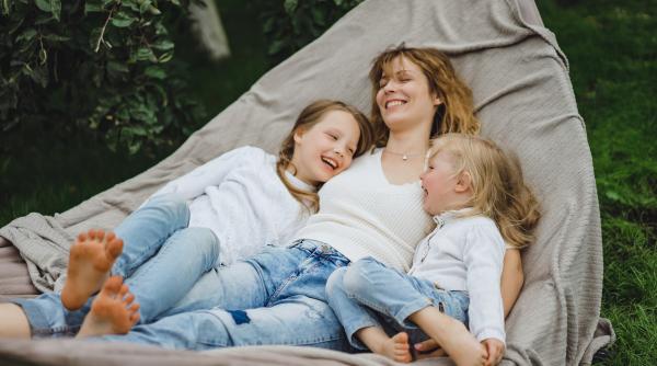 Fraze pe care nu ar trebui să le spui niciodată copilului tău mai mare