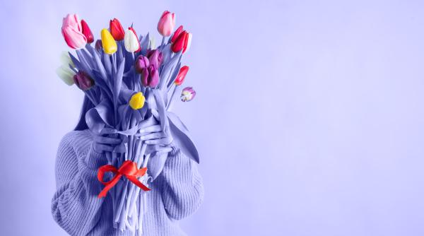 Cele mai frumoase mesaje de 8 Martie pentru mame, fiice, surori, bunici, prietene și colege. Inspirație pentru o zi specială