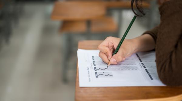 Elevii olimpici vor putea să participe la admiterea la liceu din 2025 fără a fi obligați să susțină Evaluarea Națională