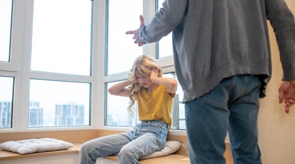 Fobia școlară: Care este primul pas corect pe care trebuie să îl facă părinții? Psihiatru pediatru Georgescu: „Știm și noi replicile, reacția obișnuită e greșită!” / VIDEO