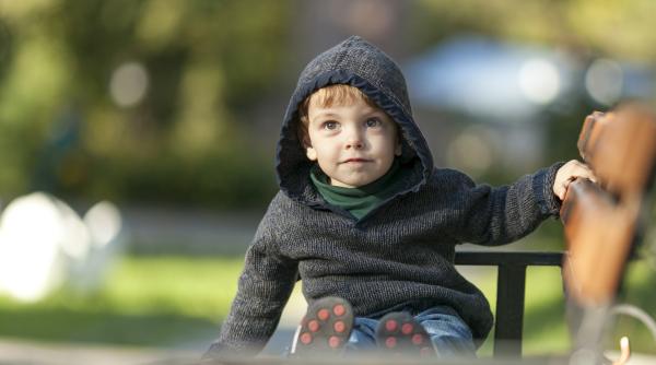 Fraze mai eficiente pe care le pot folosi părinții decât amenințarea „plec fără tine”