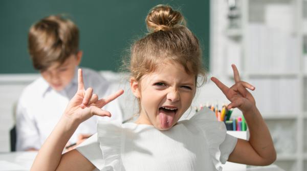 De ce elevii nu mai știu ce înseamnă „liniște”? Profesor: „Disciplina a dispărut din multe, multe școli, iar cadrele didactice se tem să nu supere părinții!”