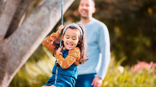 Terapeut în traume: „Dacă fiecare copil ar avea parte de aceste 6 momente în copilărie, am preveni atât de multe suferințe la maturitate”