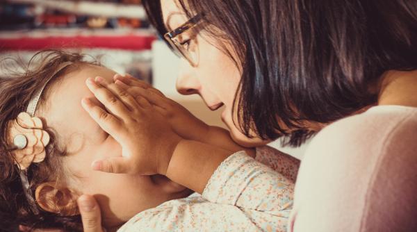 „Copiii nu se nasc cu inteligență emoțională, o învață!” Psihologul Mark Travers arată strategiile pe care orice părinte ar trebui să le aplice 