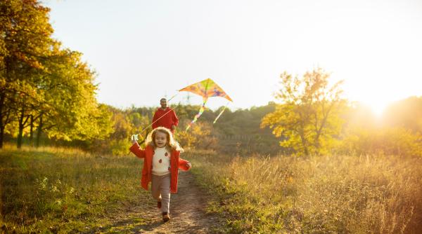 Părinții „Panda”: Un model de parenting mai puțin cunoscut care ajută la creșterea copiilor rezilienți, încrezători și independenți