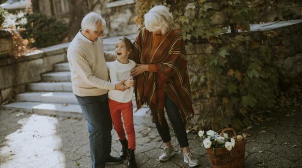 Cum este când devii bunică pentru prima dată? Cum trăiești această nouă etapă din viață?