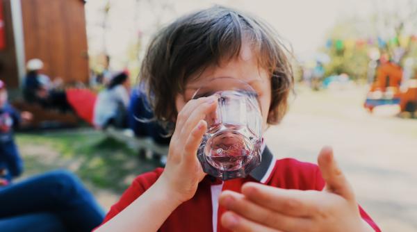 „Niciodată suc!”: Acesta este băutura pe care copiii japonezi o beau: „Hidratantă, răcoritoare și perfectă pentru zilele călduroase de vară!”