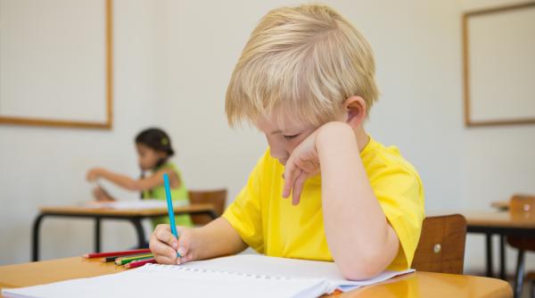 „Copilul meu face greșeli de neînțeles la școală... ce-i cu el?” Logoped: „Nu este leneș și nici neatent! Părinții și profesorii ignoră această problemă”