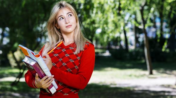 Care sunt cele mai inutile facultăți, conform ChatGPT. Acestea sunt domeniile cel mai puțin căutate