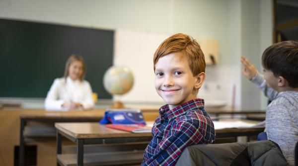 Oana Moraru: „Avem generații din ce în ce mai puțin dispuse să stea în atenție. Copiii care ajung buni învățăcei, care iau note bune sunt cei care au astfel de părinți!”