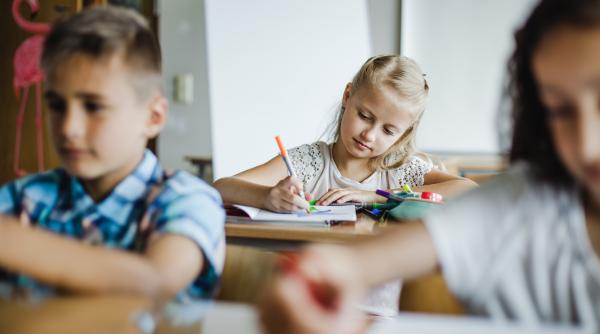 Materii sau competențe? Prof. Constantin Lomaca, cu experiență internațională, despre una dintre cele mai mari iluzii din educația românească: „Eu aș fi folosit, ca înainte, obiective de învățare”