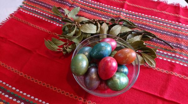 Cum se spune corect: Paști sau Paște?