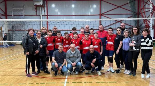 Performanțe remarcabile obținute de echipele de minivolei U13 ale CSȘ Botoșani. „Formează o echipă foarte ambițioasă”