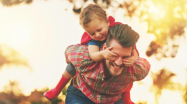 4 calități rare care fac un tată cu adevărat memorabil pentru copiii săi, potrivit psihologilor