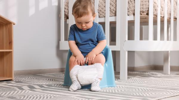 Adio, scutece! Metoda naturală de antrenament la toaletă pentru bebeluși, începând chiar de la 9 luni. A dat rezultate pentru unii părinți. Ce spune știința