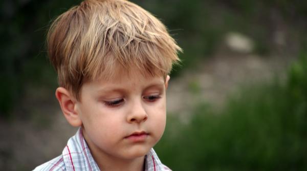 Dacă părinții ți-au spus aceste 3 lucruri în copilărie, te-au pregătit să eșuezi ca bărbat