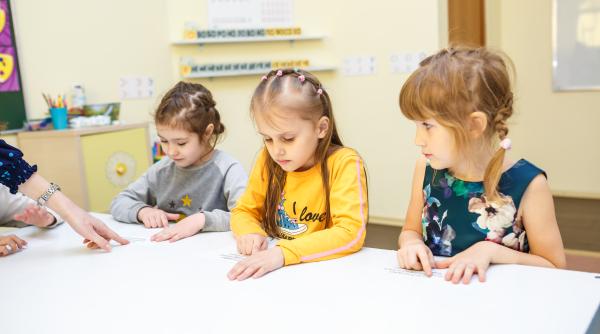 „Unde ar trebui să fie copilul la final de clasa I cu cititul?” Prof. Claudia Chiru, răspuns pentru părinții îngrijorați: „Asta nu ne spune nimic despre nivelul lui de inteligență!” / VIDEO