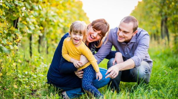 Cele cinci comportamente care diferențiază părinții far de părinții supraprotectori. Cum ne dăm seama dacă facem parte dintr-o categorie sau alta?