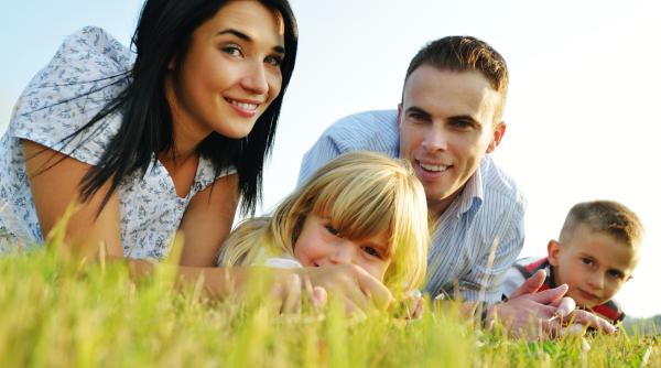 „Sunt expert parenting și iată LISTA cu lucrurile pe care NU le fac niciodată cu proprii mei copii”. Cele mai populare și ineficiente strategii de educație a celor mici