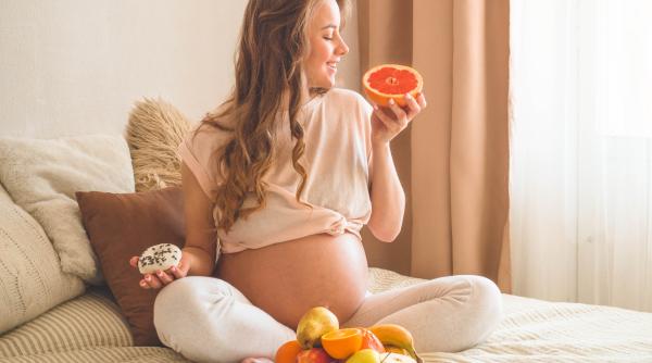 Fructul recomandat femeilor însărcinate pentru a reduce riscul de alergii alimentare la bebeluș