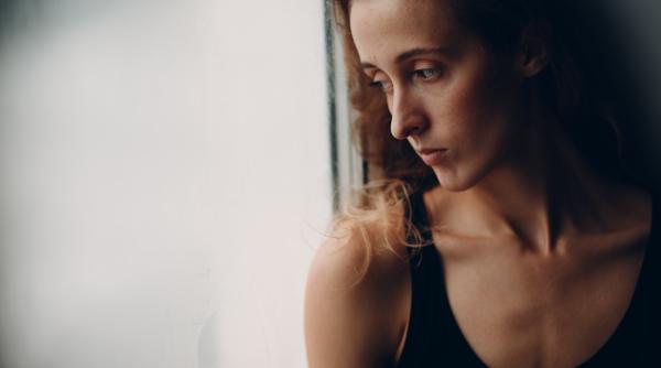 „Mi-e frică să mai fac un copil”: Trauma nașterii despre care nu se vorbește suficient