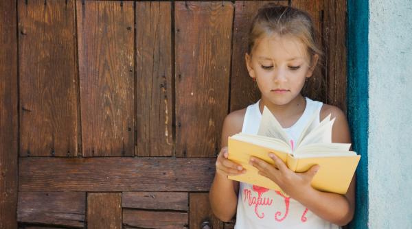 Ce cred părinții din Generația Z despre lectură: „Atunci când copiii sunt citiți, lectura devine o activitate plăcută pentru ei”