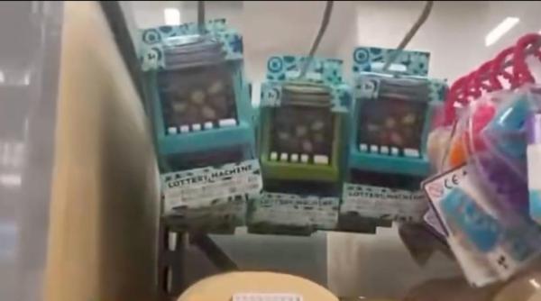 Păcănele pentru copii: Jucării care imită cazinourile, în supermarketuri