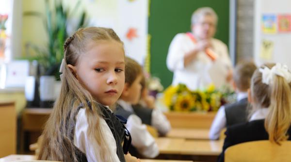 „Bătaie de joc de sus până jos!” Reacțiile profesorilor după declarațiile ministrului Educației Daniel David despre copiii cu cerințe speciale: „Cui i-a păsat până acum?”