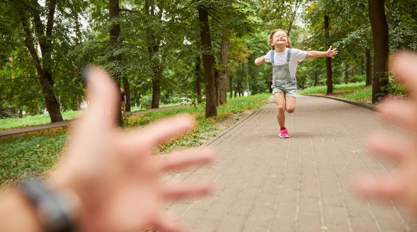 Obiceiul zilnic care îți face copilul mai inteligent, mai fericit și mai sigur pe sine! NU costă nimic, durează 15 minute și are efecte dovedite asupra creierului