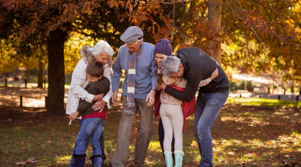 Trei întrebări inteligente pe care orice bunic ar trebui să și le pună înainte să dea sfaturi despre creșterea copiilor. Lecția unei bunici expertă în parenting, virală pe TikTok