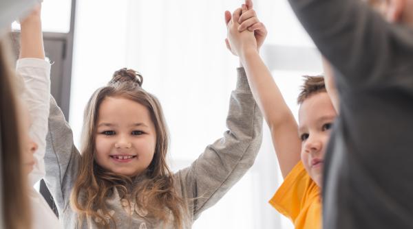 Cum să crești un copil care devine un lider adevărat: 6 strategii eficiente