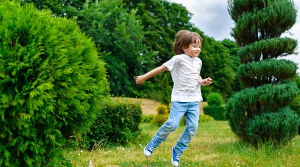 Vârsta la care copiii își epuizează cel mai mult părinții, potrivit unui studiu: „NU, nu sunt primii ani și nici adolescența!”