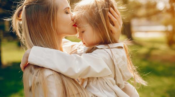 Fraze pline de iubire cu care să-ți ceri iertare de la copilul tău