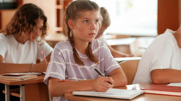 „De ce îi dopăm pe elevi cu meditații pentru două materii?” Ministrul Educației, semnal de alarmă: „Învățământul preuniversitar, dacă nu îl regândim, devine o problemă de securitate națională!”