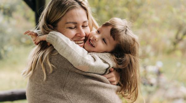 Urania Cremene: „Copiii măsoară iubirea în timp. Cinci minute pot face o diferență uriașă”