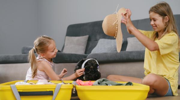 Poate copilul meu să lipsească de la școală cu câteva zile înainte de vacanța de vară? Ce riscuri implică această decizie?