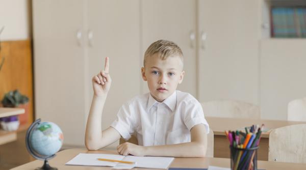 Ce fac diferit părinții elevilor care excelează la școală