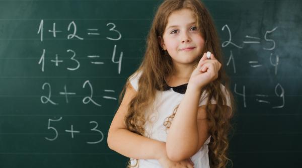 De ce nu se tem băieții de matematică, dar fetele da? Răspunsul nu e despre inteligență