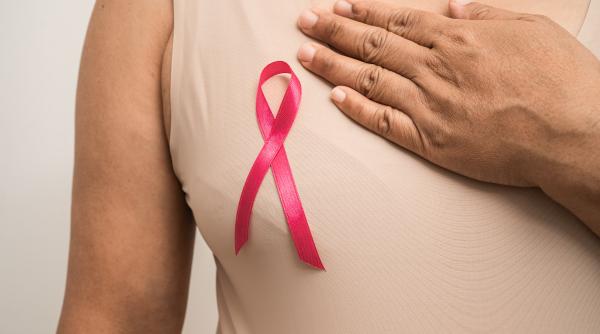  Vaccin revoluționar împotriva cancerului mamar