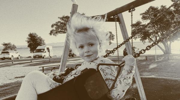 Lucruri pe care părinții Generației X le considerau normale, dar care astăzi ar fi etichetate drept „neglijență”. Experți: „Aceste obiceiuri ar scandaliza azi orice psiholog!”