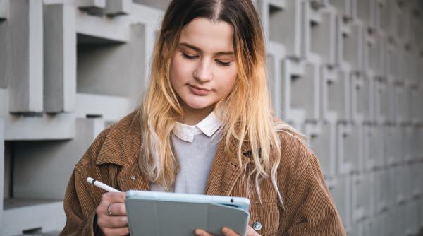 Mii de studenți prinși trișând cu ajutorul ChatGPT