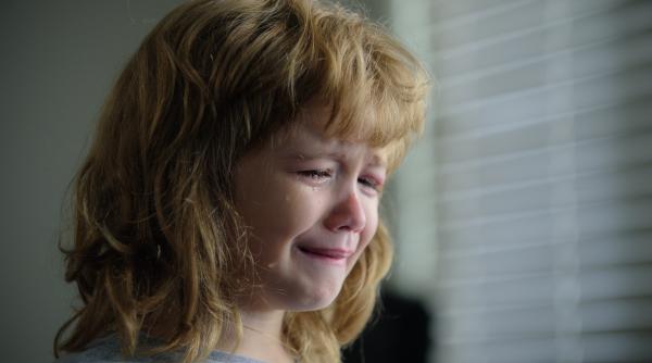 Răzvan Vasile, expert în parenting: „Când copilul tău plânge, țipă sau se opune, să știi că, de fapt, el nu te sfidează. El doar încearcă să îți arate ASTA”