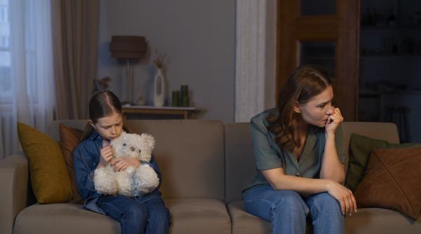 Cum pot cuvintele părinților afecta sănătatea emoțională a copiilor